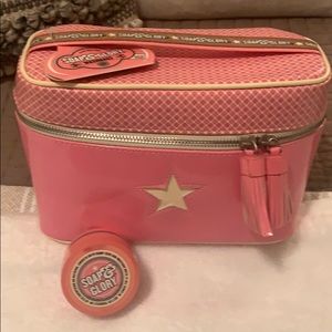 Soap & Glory Wash Bag with the Righteous Butter